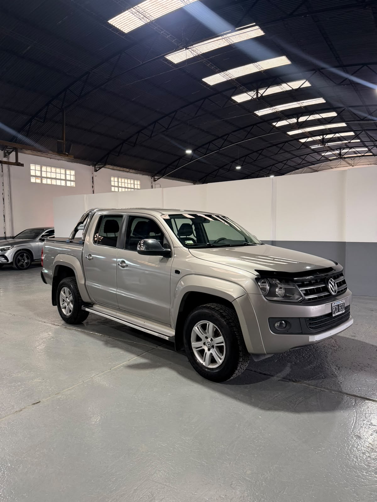 VOLKSWAGEN - AMAROK 180 CV 4X2  - MANUAL  - 2015